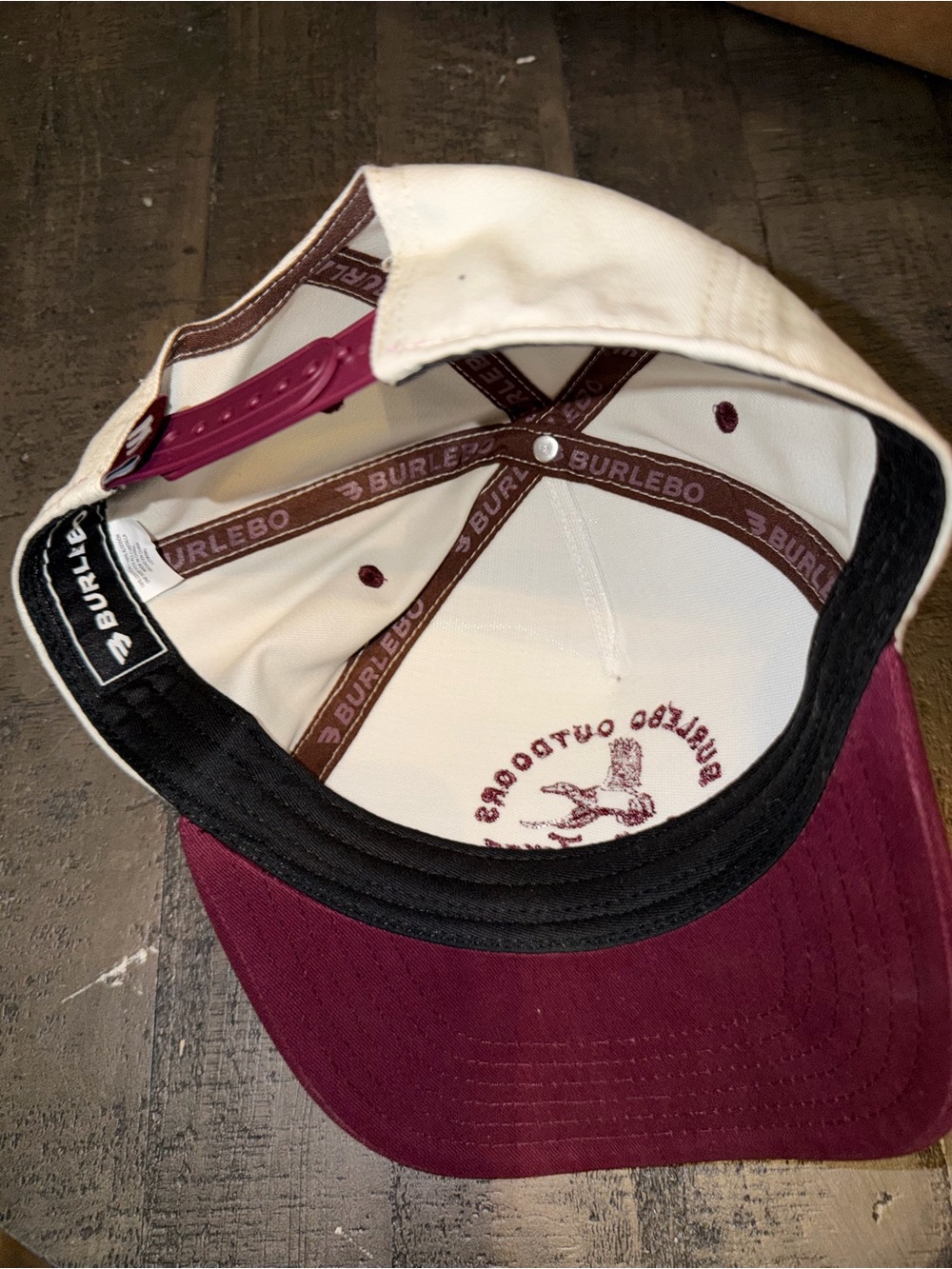BURLEBO Two-Tone Outdoor Cap in Cream and Maroon - Picture 2 of 2